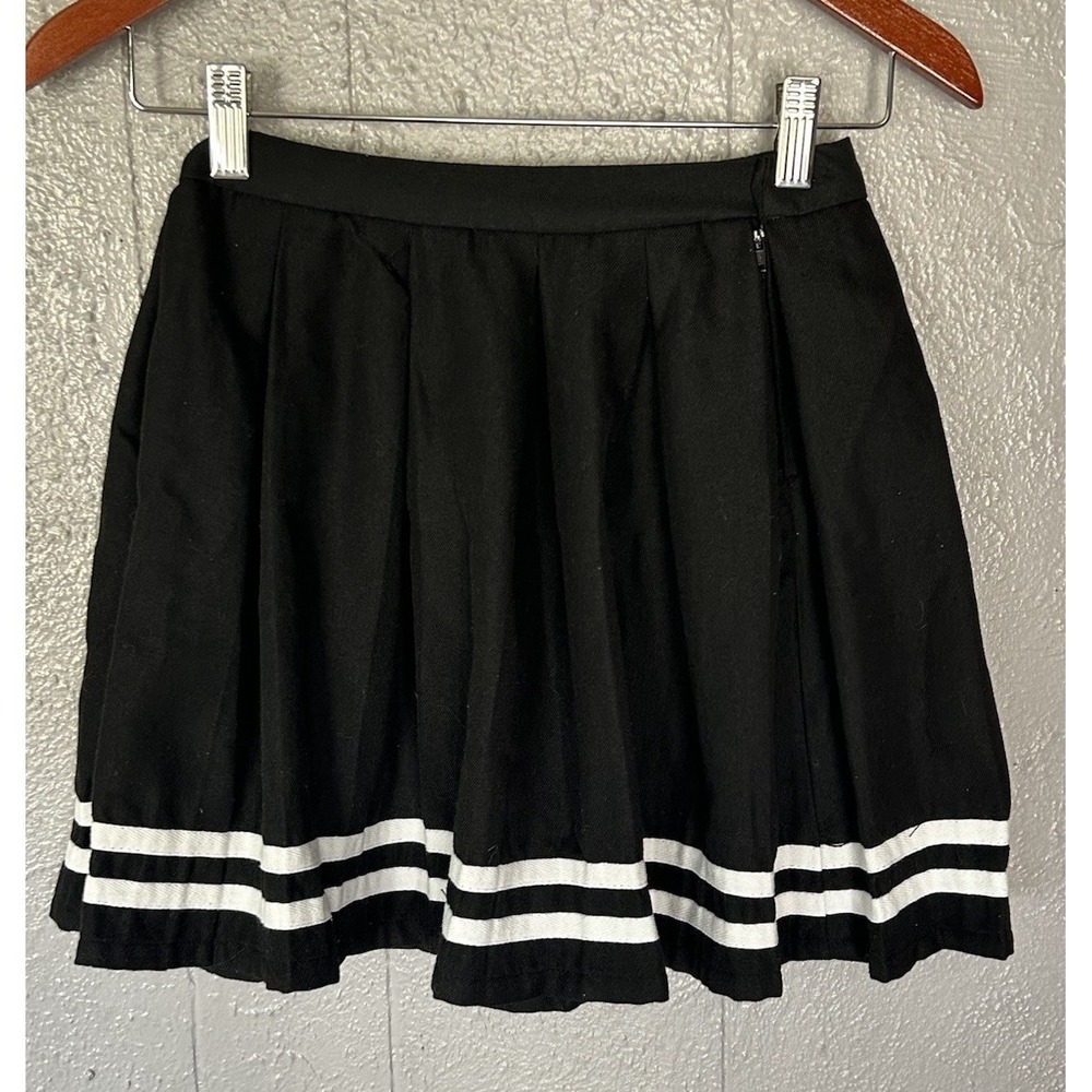 Hot Topic Mini Tennis Skirt Black White Women's XS Pleated Gothic School Girl